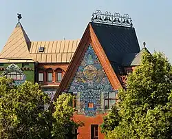 Фронтон дома, 2011 год