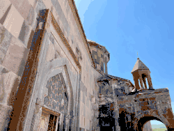 Стены церкви