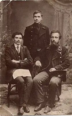 Фёдор Чернышевич, Максим Горецкий (стоит) и Левон Гмырак (справа). 1913 г.