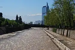 Река в Сантьяго в октябре 2008 года