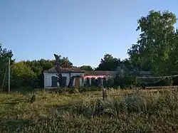 Здание школы в Александровских Верхах, фото 2019 года.