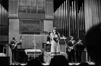 Алла Пугачёва в составе ВИА «Весёлые ребята». Выступление в областной филармонии Ярославля. Ноябрь 1975&nbsp;года