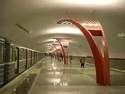 Красные параболические конструкции