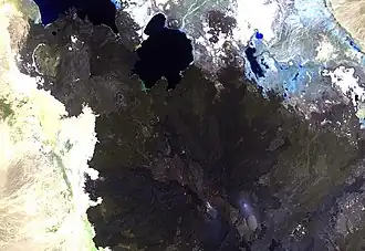 Район вулкана Алу (1999 г.). Снимок НАСА (Landsat).