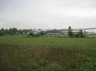 Самолёты Ан-2 на лётном поле аэродрома