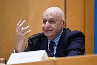 В Центре культурных и общих исследований Технологического института Карлсруэ (13 мая 2010 года)