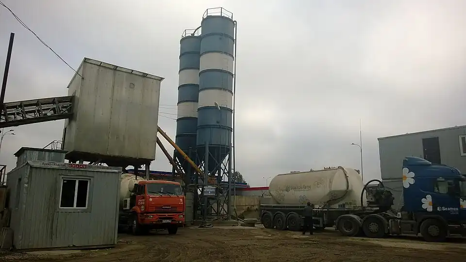 Бетонный завод в посёлке Янино-1