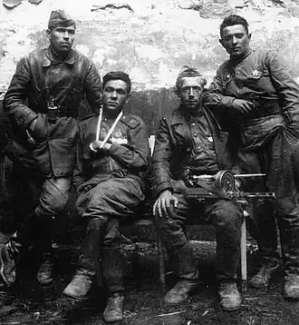 Бойцы группы капитана В. Н. Макова. Слева-направо: сержанты М. П. Минин, Г. К. Загитов, А. П. Бобров, А. Ф. Лисименко