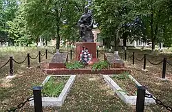 Братская могила советских воинов