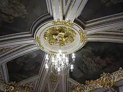 Потолок парадного зала