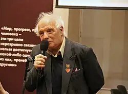 Борис Альтшулер во время выступления в Сахаровском центре в Москве, 2022 год.