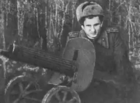 Лактионов за пулемётом