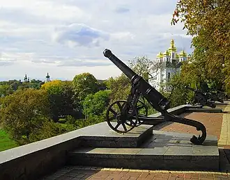 На валу Черниговского детинца