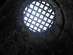 Световой колодец в своде тоннеля