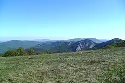 Справа налево Хриколь, Шуври-Кая, Хургуч с Караби-Яйлы