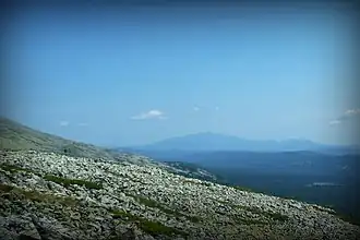 Вид на Денежкин Камень с высоты 981 Главного Уральского хребта