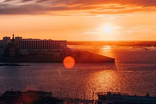 Вид на острый мыс Стрелки на закате