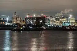 Вид с Москвы-реки на новый район