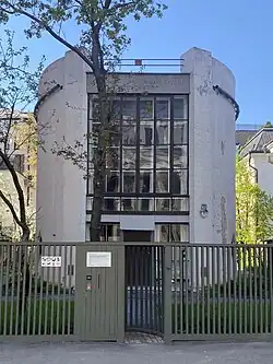 Главный фасад