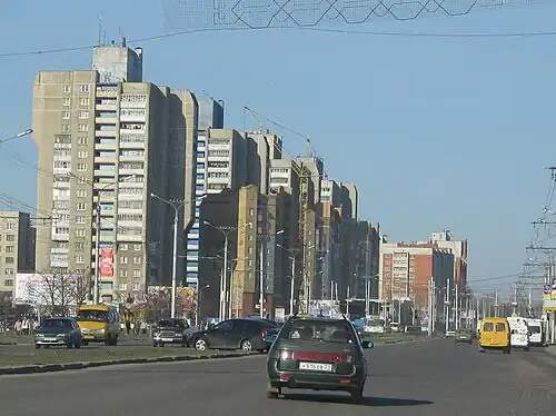 Вид с проспекта Тракторостроителей(«башни»-дома №&nbsp;28, 22, 18 и 16)