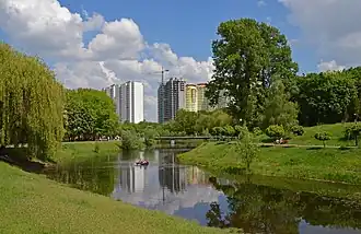 Пруд и начало ручья Отрадный в парке «Отрадный».