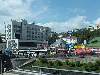 Вокзальная площадь, здание почтамта и памятник Ленину