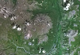 Вулкан Малый Паялпан. Космический снимок НАСА.