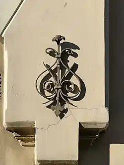 Декоративный анкер на фасаде