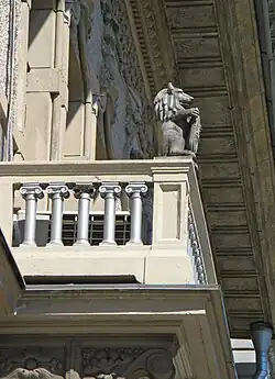 Лев с гербом Выборга