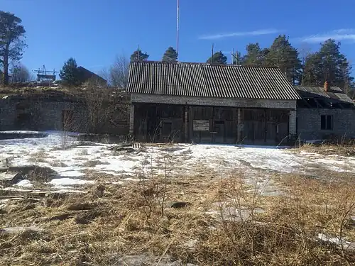 Гараж бывшей  пограничной заставы