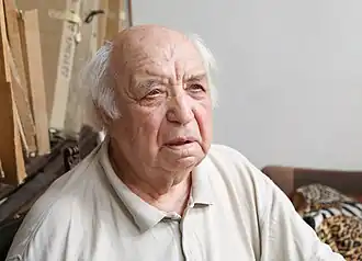 Герман Мазурин в своей мастерской, 2022 год