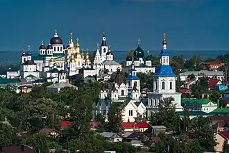 Главные церкви города Арзамаса в одном кадре