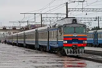 ДР1А-319 с угловатой кабиной машиниста