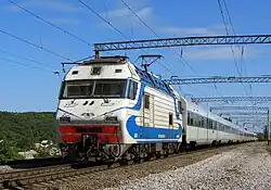 Электровоз ДС3-011 с&nbsp;поездом Харьков&nbsp;— Киев