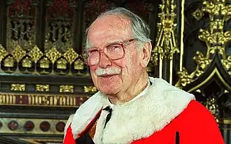 Джордж Маки в мантии члена Палаты лордов