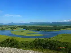 Долина в нижнем течении реки Джигитовка. На переднем плане река Ключи.