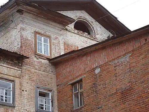 Вид на мансарду со двора