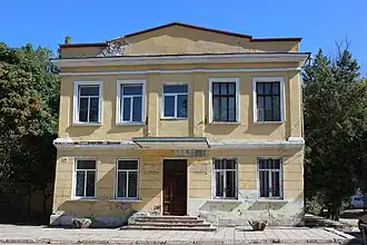 Здание бывшей конфетной фабрики Абрикосовых