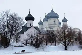 Покровский собор и церковь Симеона Богоприимца