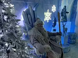 Дед Трескун в вагоне поезда