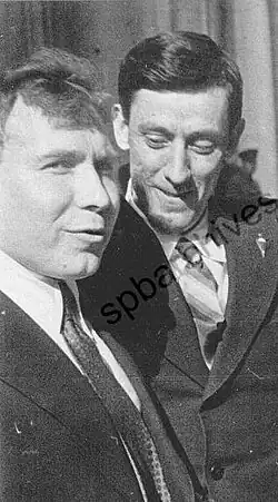 И. С. Вайшля (слева) и секретарь Ленинградского обкома ВЛКСМ Мартьянов