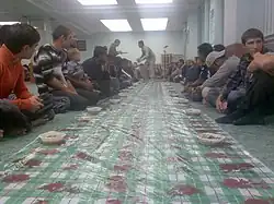 Ифтар в Мечети Аль-Манар в месяц Рамадан