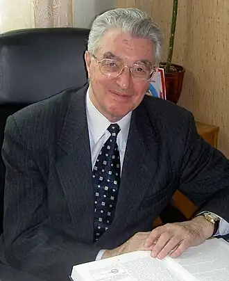 в рабочем кабинете(НЦССХ имени А.&nbsp;Н.&nbsp;Бакулева, 2005)