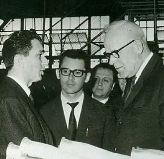 Константин Васильевич Строганов (справа) и Е.&nbsp;А.&nbsp;Башинджагян (слева) на ЗИЛе во время совещания по проекту КАМАЗ