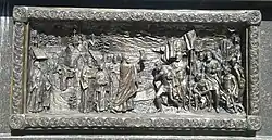 Левый барельеф.