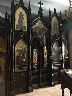 Иконостас левого придела