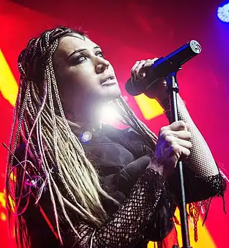 Линда на концерте в клубе "Red", 2018 год