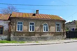 Памятник архитектуры&nbsp;— Кирпичный жилой дом по Караимской улице, 9 (другие изображения).