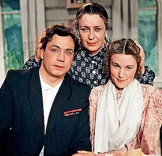 Любовь Кузьмичёва с Верой Васильевой и Владимиром Ушаковым