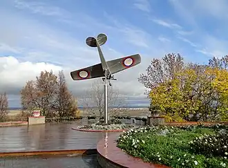 Памятный знак в честь «петли Нестерова»